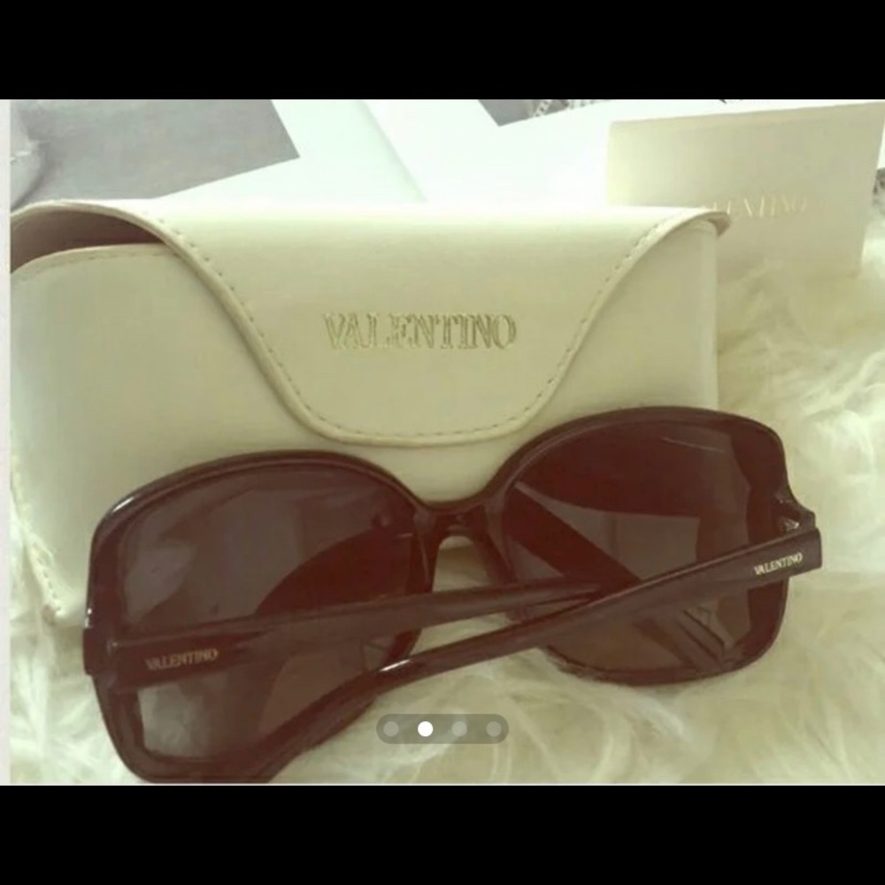 Valentino sunnies